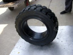 厂家直销实心轮胎 28 9 15规格详解与优势