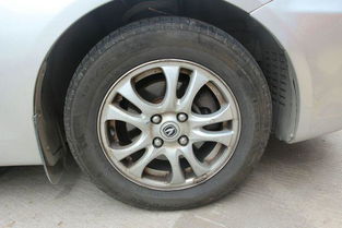 为什么汽车轮胎不采用实心设计 安全与性能的权衡