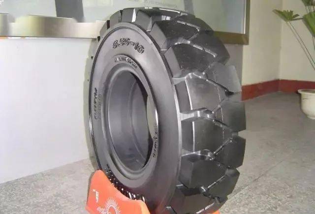 实心轮胎常见质量问题及其发生原因